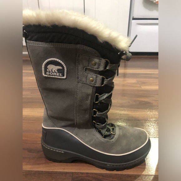 Women’s Tall Winter Boots - Size 7 - Grey - Picture 3 of 7